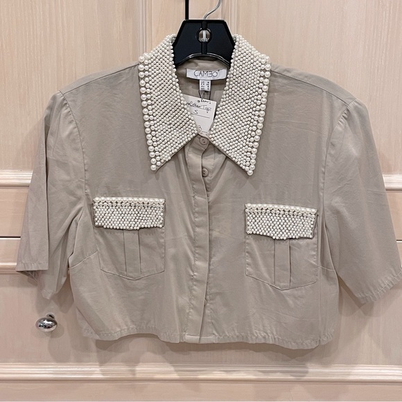 Cameo Cropped Pearl Button Down - Picture 1 of 6